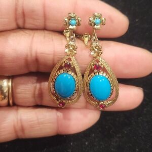 Celebrity NY Vintage Gold Tone Turquoise color Cabochon Red Clip On Earrings